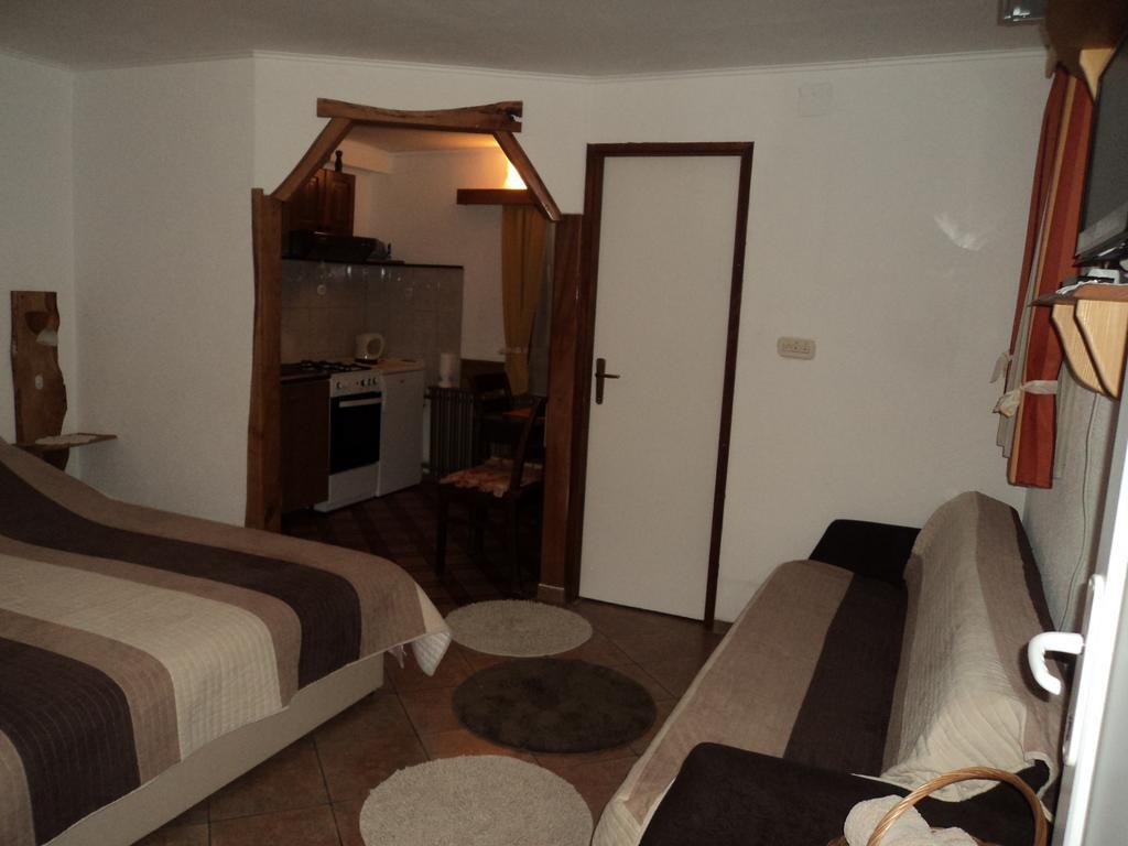 Apartments Novela Poljanak Bilik gambar